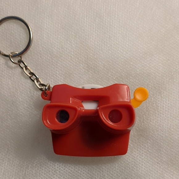 Red View-Master Keychain - Picture 2 of 2